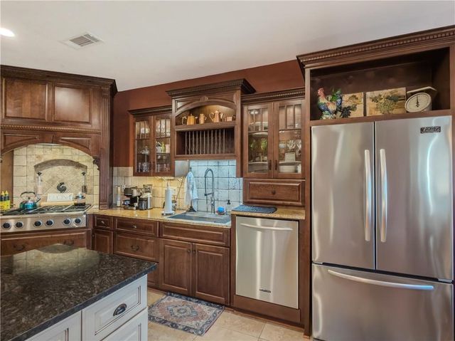 410 Caldwell Lane, Hoschton, GA 30548