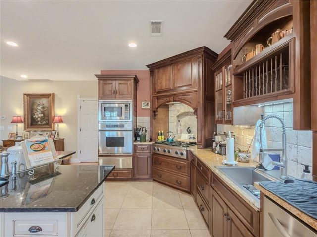 410 Caldwell Lane, Hoschton, GA 30548