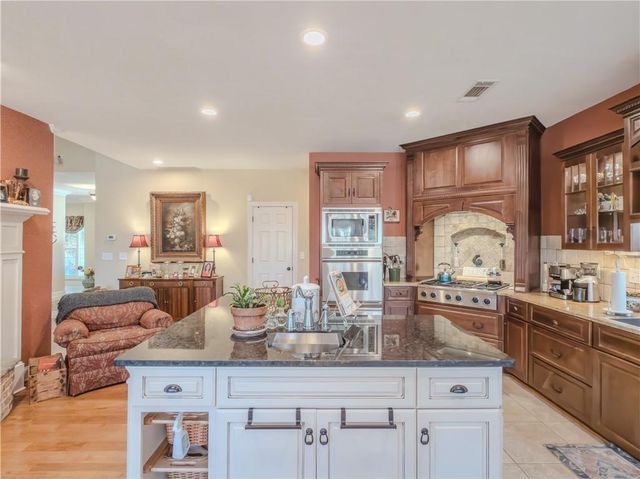 410 Caldwell Lane, Hoschton, GA 30548