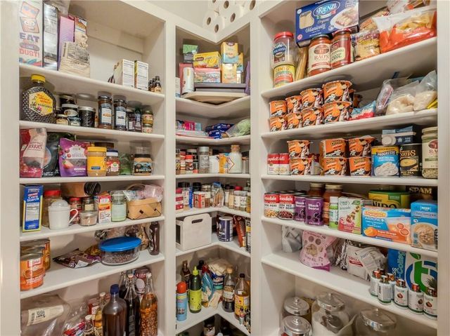 410 Caldwell Lane, Hoschton, GA 30548