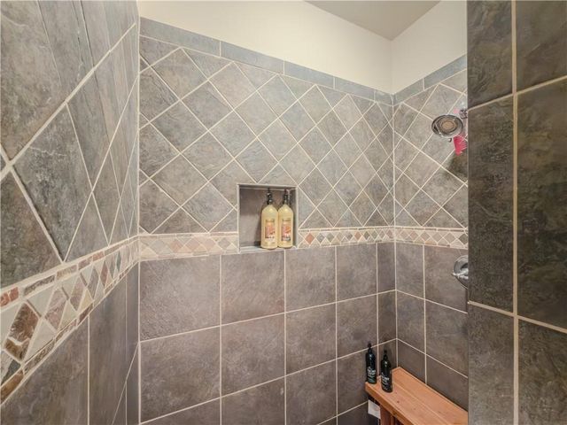 410 Caldwell Lane, Hoschton, GA 30548