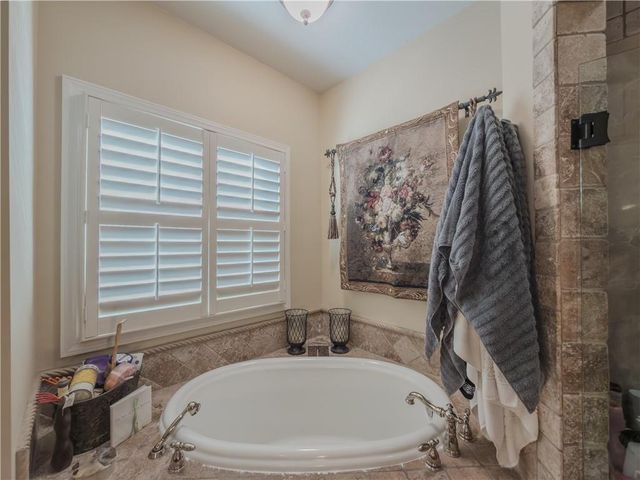 410 Caldwell Lane, Hoschton, GA 30548