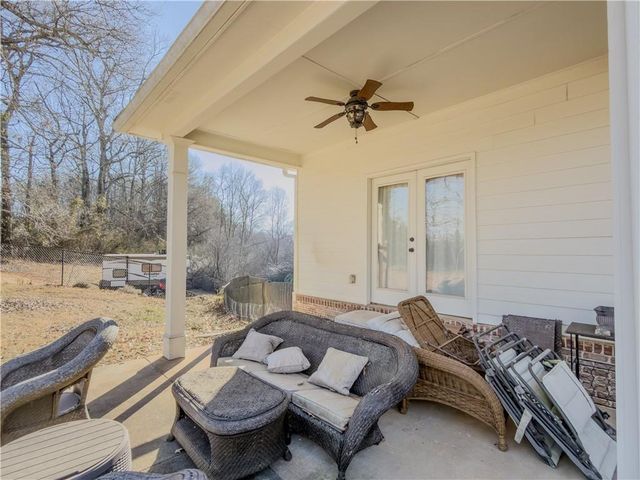 410 Caldwell Lane, Hoschton, GA 30548