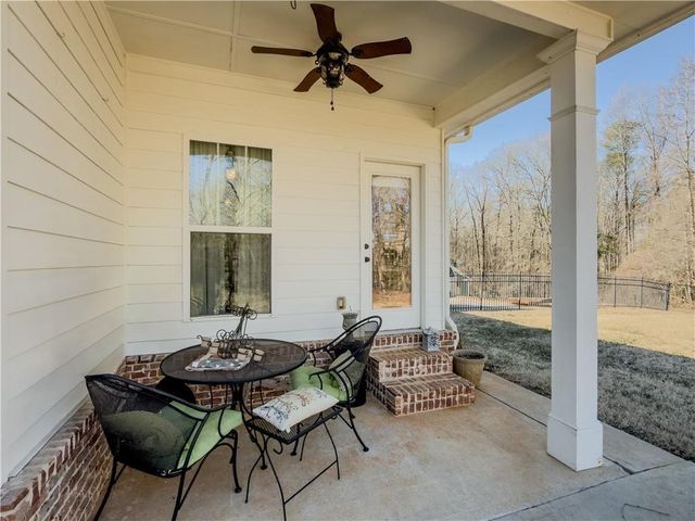 410 Caldwell Lane, Hoschton, GA 30548