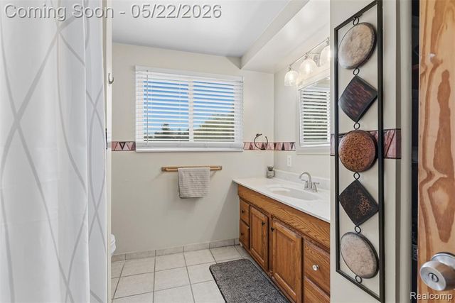 4821 Shelbyshire Drive, Utica, MI 48316
