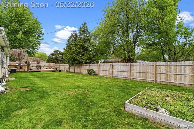 4821 Shelbyshire Drive, Utica, MI 48316