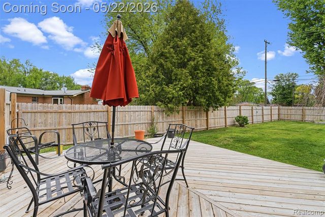 4821 Shelbyshire Drive, Utica, MI 48316