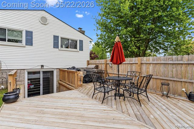 4821 Shelbyshire Drive, Utica, MI 48316