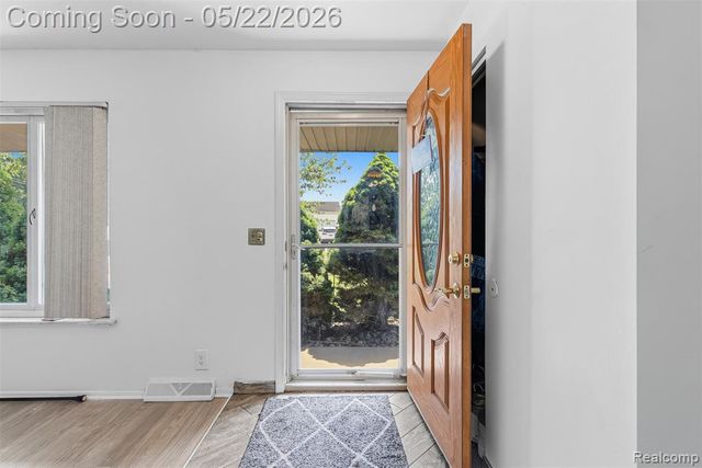 4821 Shelbyshire Drive, Utica, MI 48316