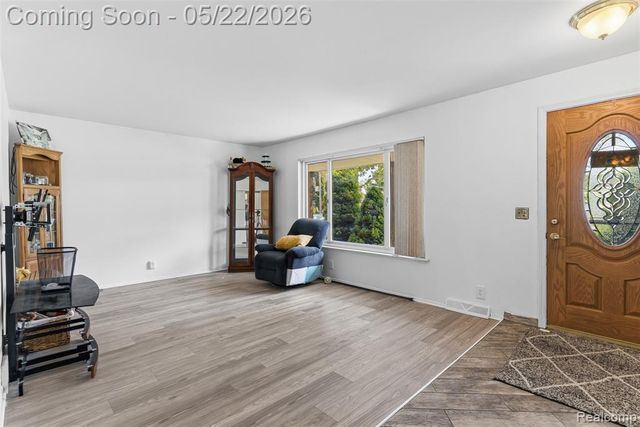 4821 Shelbyshire Drive, Utica, MI 48316