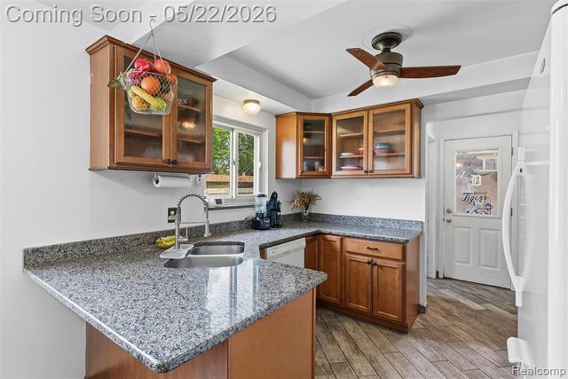 4821 Shelbyshire Drive, Utica, MI 48316