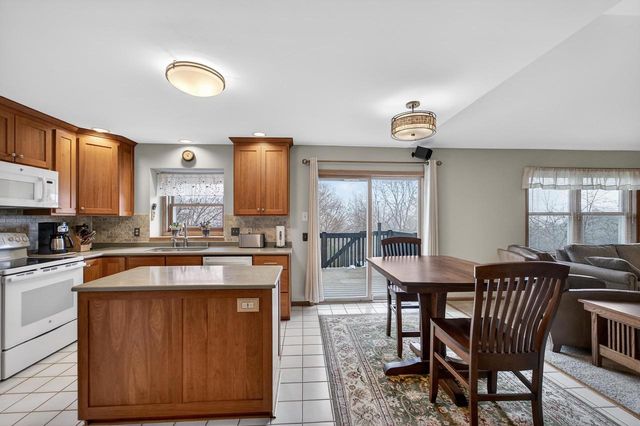 2925 Maple Run Drive, Madison, WI 53719