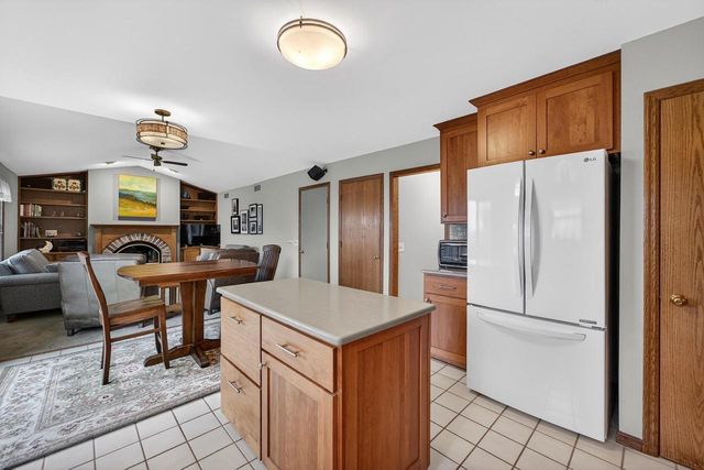 2925 Maple Run Drive, Madison, WI 53719