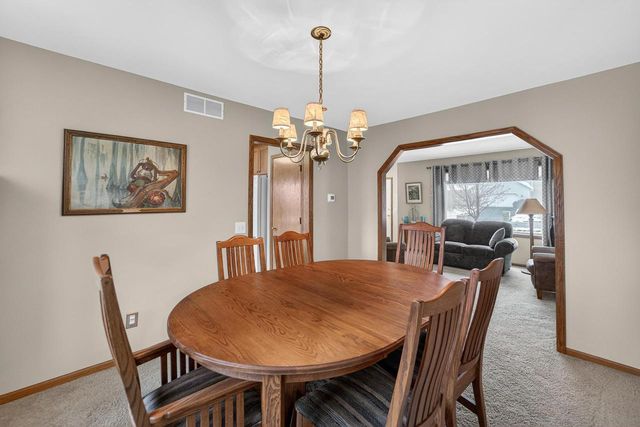 2925 Maple Run Drive, Madison, WI 53719