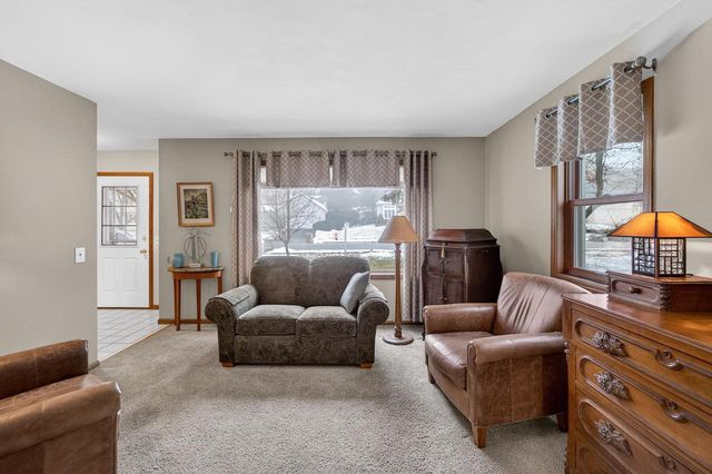 2925 Maple Run Drive, Madison, WI 53719
