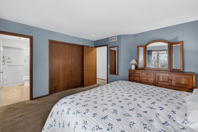 2925 Maple Run Drive, Madison, WI 53719