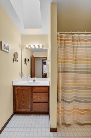 2925 Maple Run Drive, Madison, WI 53719