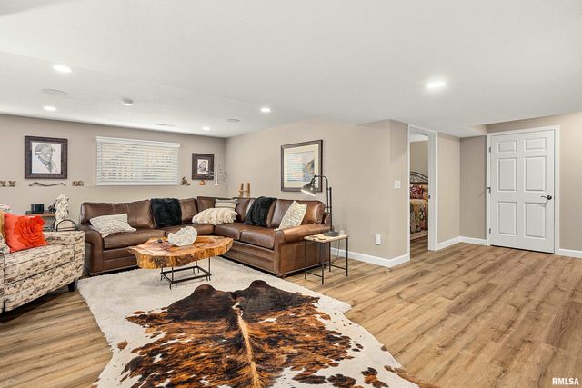 10415 N PHEASANT Lane, Peoria, IL 61615