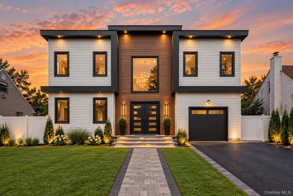 557 Knoll Ct, Levittown, NY 11756 — exterior