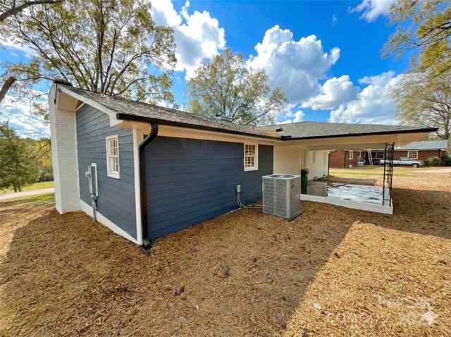 221 Pecan Drive, Oakboro, NC 28129