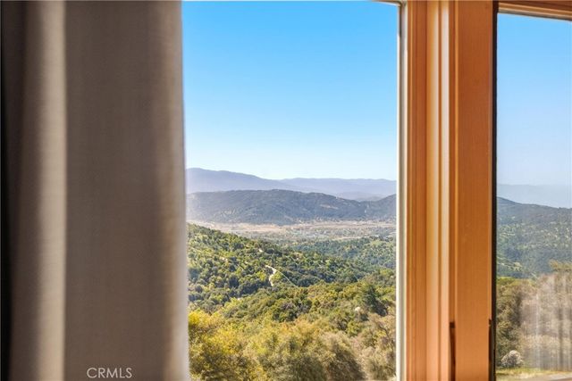 27241 Deertrail Drive, Tehachapi, CA 93561