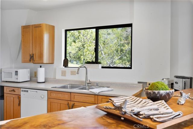 27241 Deertrail Drive, Tehachapi, CA 93561
