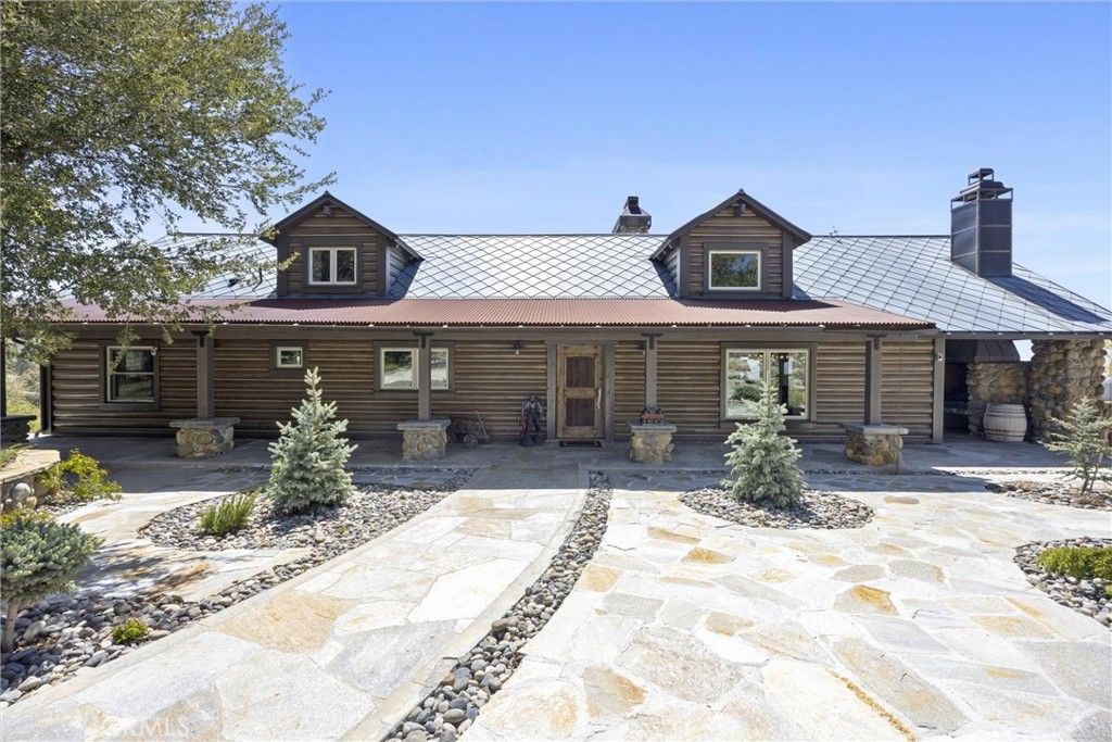 Image 5 of property listing at 27241 Deertrail Drive, Tehachapi, CA 93561