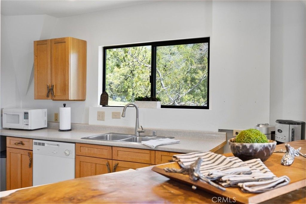 Image 73 of property listing at 27241 Deertrail Drive, Tehachapi, CA 93561