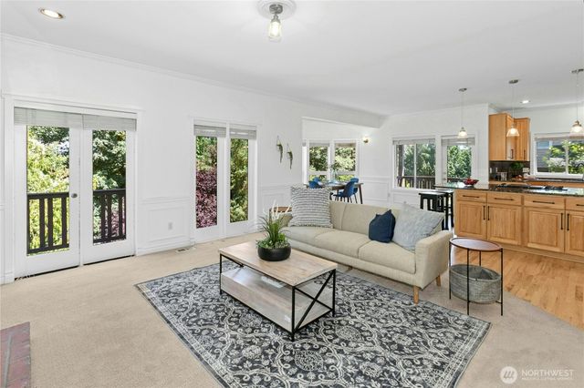 5592 159th Place SE, Bellevue, WA 98006