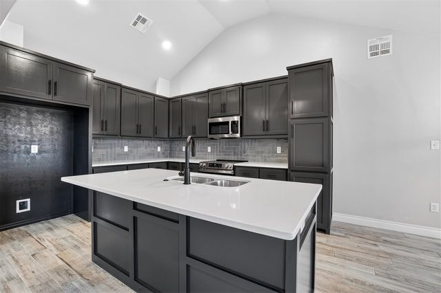 334 Weaver Way, Fletcher, OK 73541