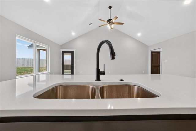 334 Weaver Way, Fletcher, OK 73541