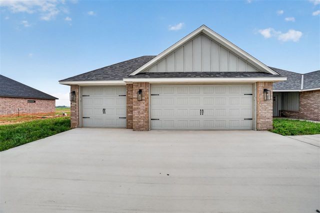 334 Weaver Way, Fletcher, OK 73541
