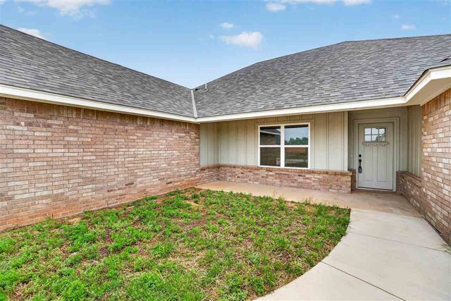 334 Weaver Way, Fletcher, OK 73541