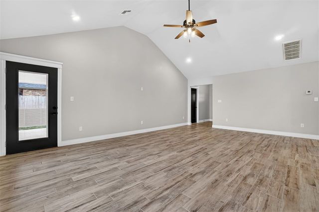 334 Weaver Way, Fletcher, OK 73541