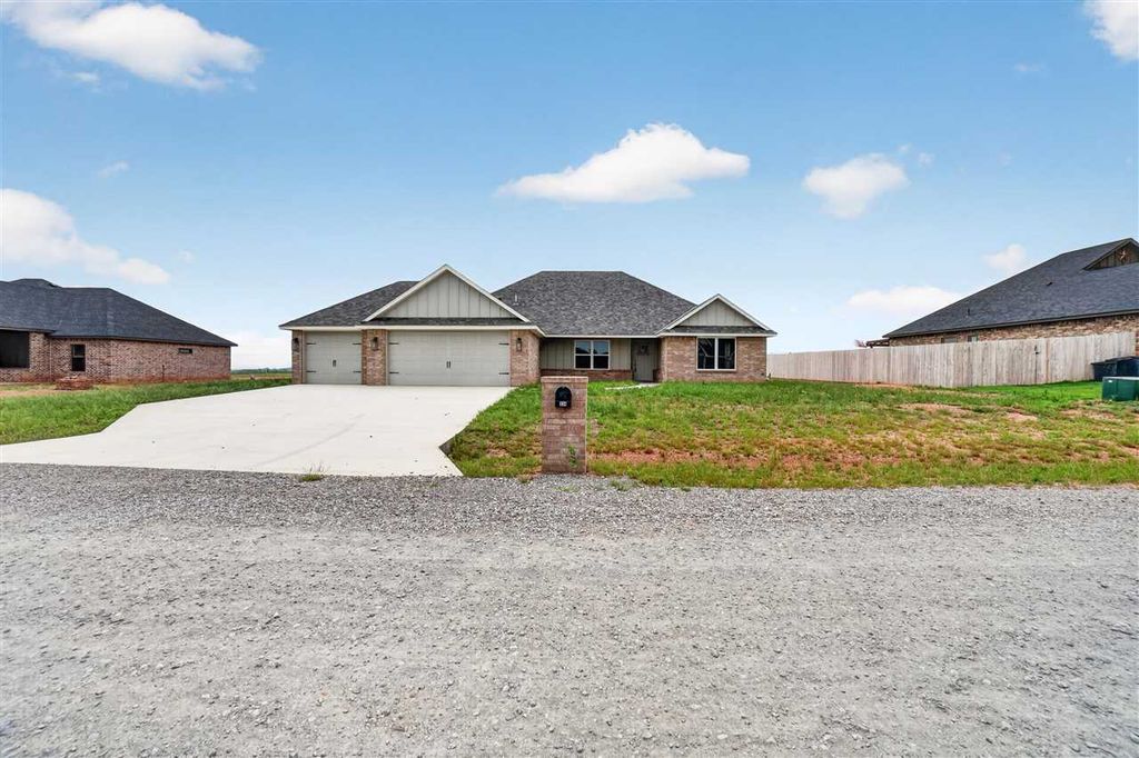 334 Weaver Way, Fletcher, OK 73541