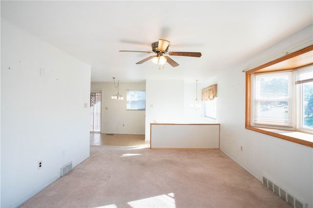 1079 Catherine Dr, Conway, PA 15027