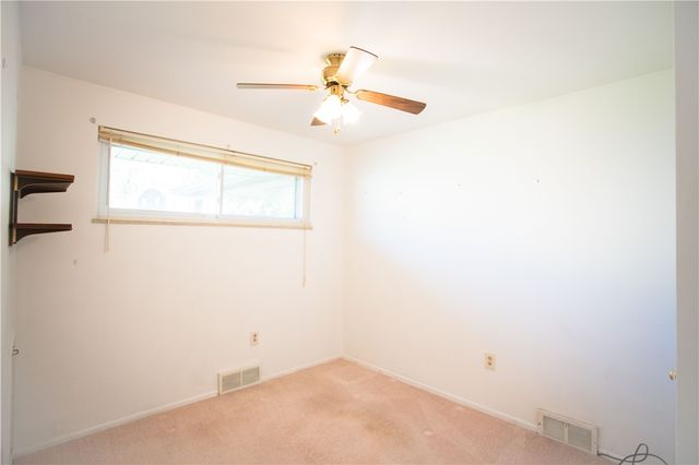 1079 Catherine Dr, Conway, PA 15027