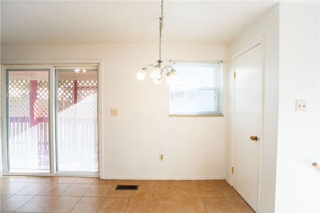 1079 Catherine Dr, Conway, PA 15027