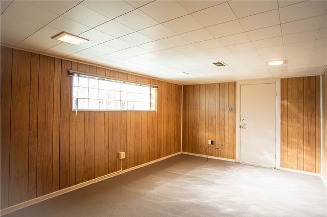 1079 Catherine Dr, Conway, PA 15027