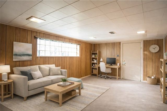 1079 Catherine Dr, Conway, PA 15027