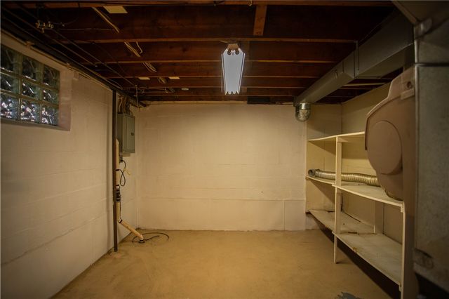 1079 Catherine Dr, Conway, PA 15027