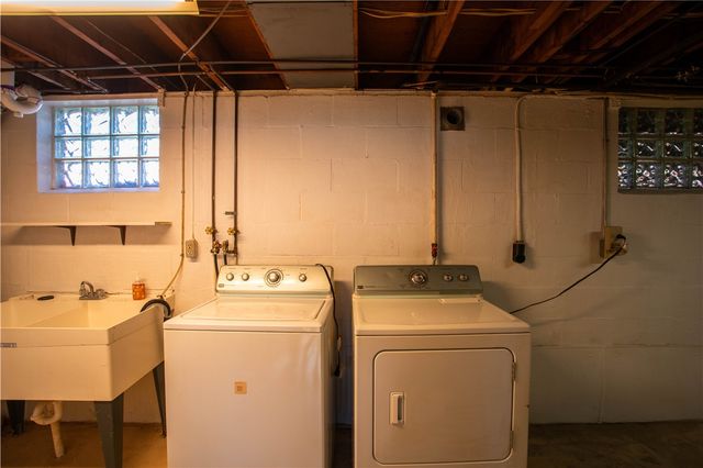 1079 Catherine Dr, Conway, PA 15027