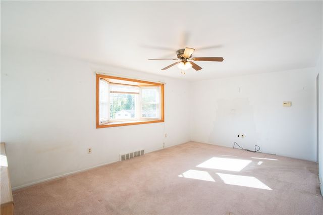 1079 Catherine Dr, Conway, PA 15027