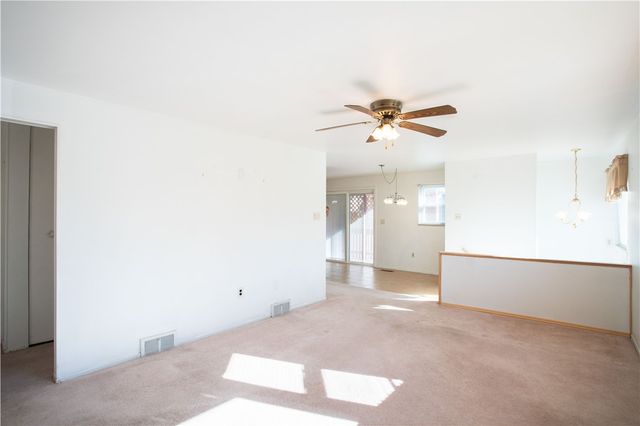 1079 Catherine Dr, Conway, PA 15027