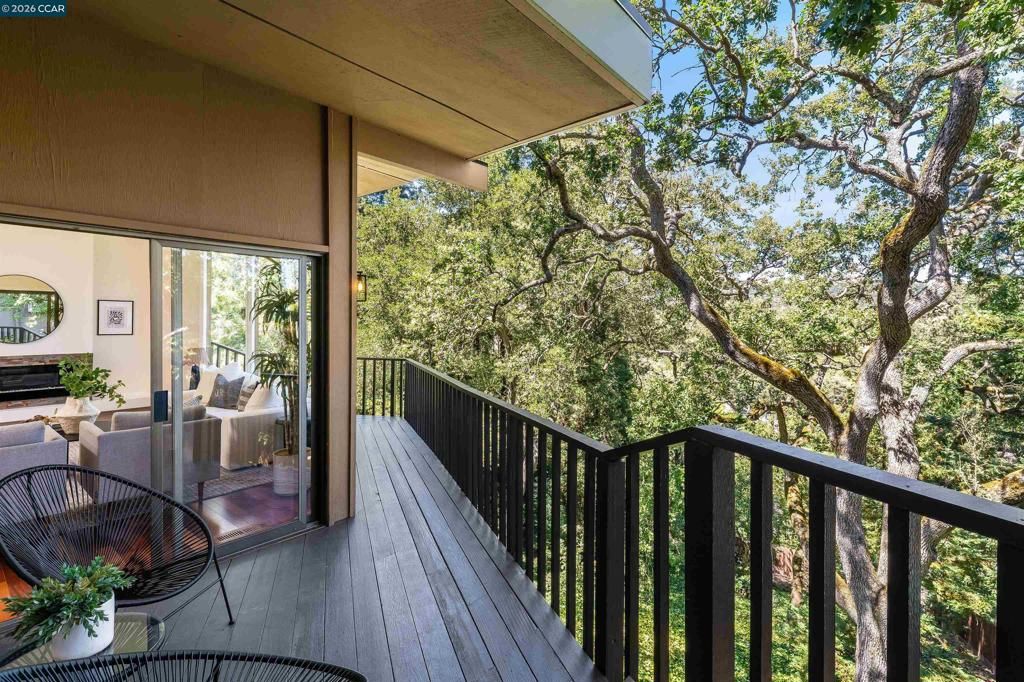 Image 22 of property listing at 1066 Via Baja, Lafayette, CA 94549