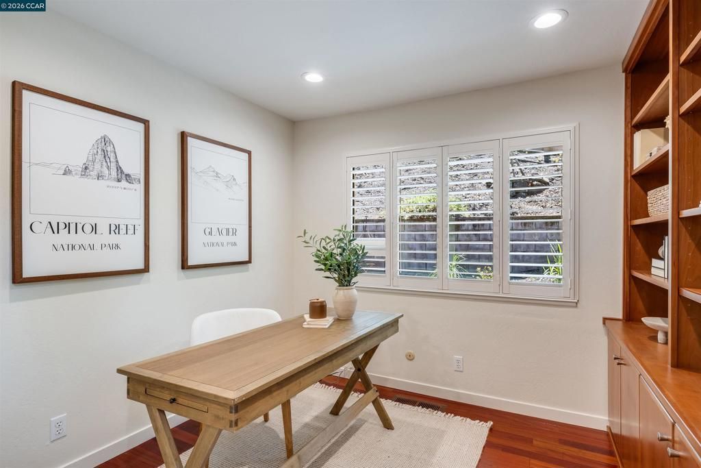 Image 5 of property listing at 1066 Via Baja, Lafayette, CA 94549