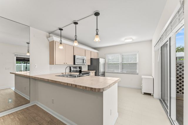 3136 Kingston Court, West Palm Beach, FL 33409