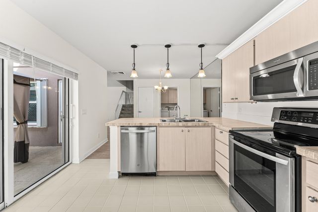 3136 Kingston Court, West Palm Beach, FL 33409