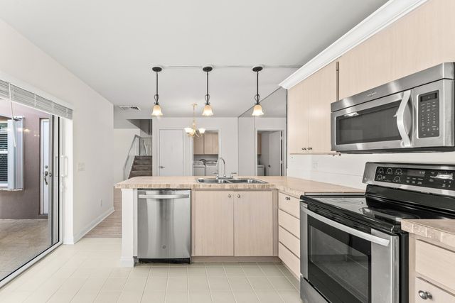 3136 Kingston Court, West Palm Beach, FL 33409