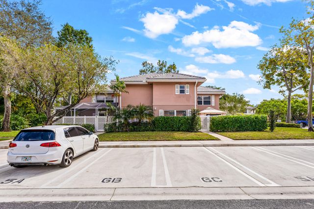 3136 Kingston Court, West Palm Beach, FL 33409